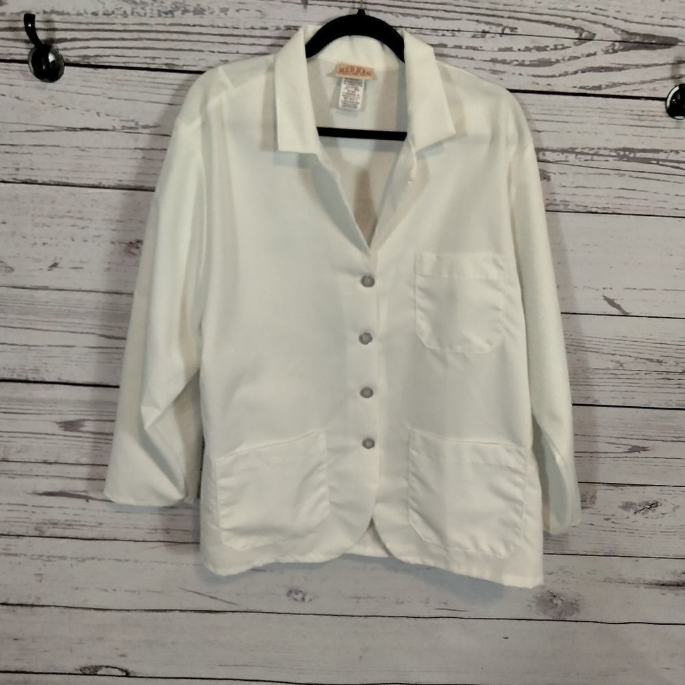 New without tags."Red kap" woman's nursing coat